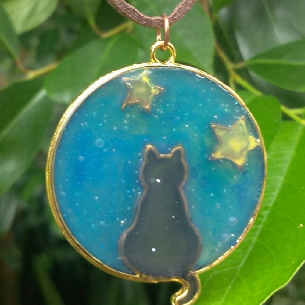 Handmade Cat Pendant by Imagine Different